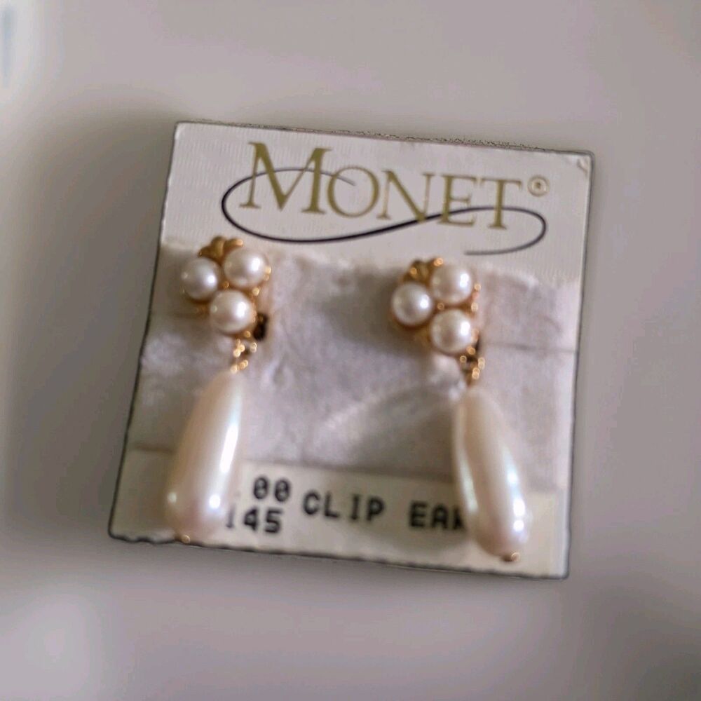 Vintage Signed Monet Gold Tone Faux Pearl Cluster Teardrop Clip On Earrings